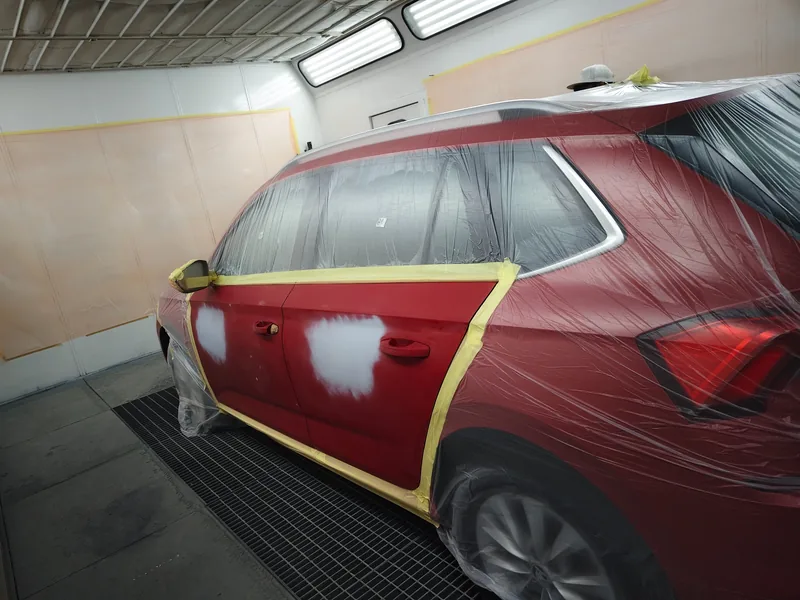 Cabina de pintado en Zaragoza con colorimetría precisa y acabado OEM
